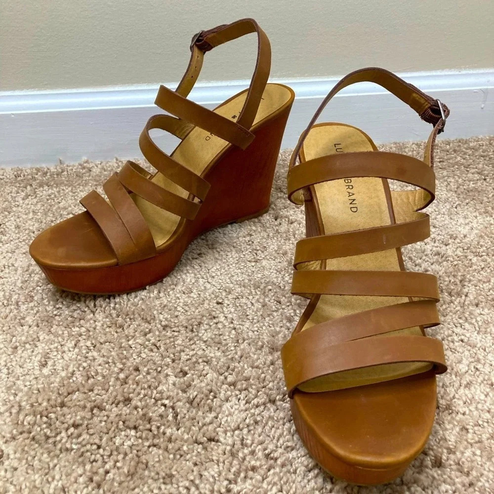 Lucky brand Latinaa strappy wedge sandals brown leather faux wood